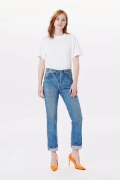 Victoria Beckham Victoria Mid-Rise Jean In Miami Wash