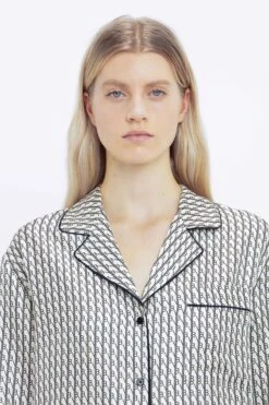 Victoria Beckham Pyjama Sleep Set In VB House Monogram Jacquard 12 Victoria Beckham Pyjama Sleep Set In VB House Monogram Jacquard -Victoria Beckham 02 7445