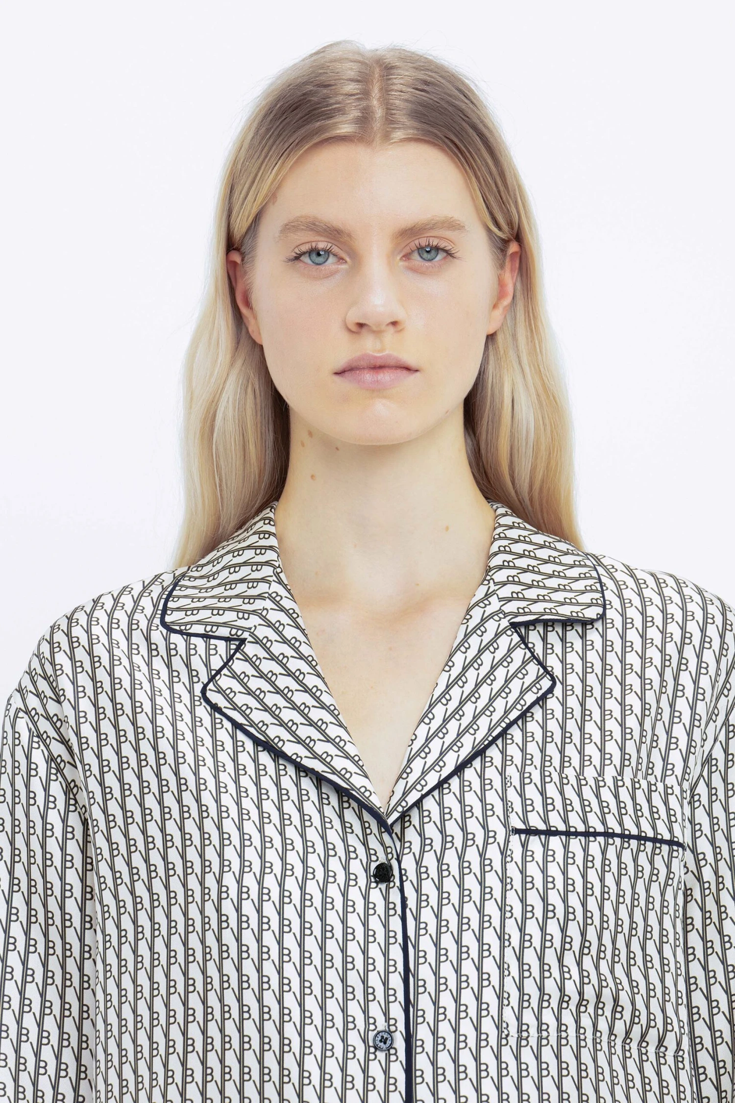 Victoria Beckham Pyjama Sleep Set In VB House Monogram Jacquard 4 Victoria Beckham Pyjama Sleep Set In VB House Monogram Jacquard - Image 4