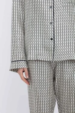 Victoria Beckham Pyjama Sleep Set In VB House Monogram Jacquard 15 Victoria Beckham Pyjama Sleep Set In VB House Monogram Jacquard -Victoria Beckham 02 7447