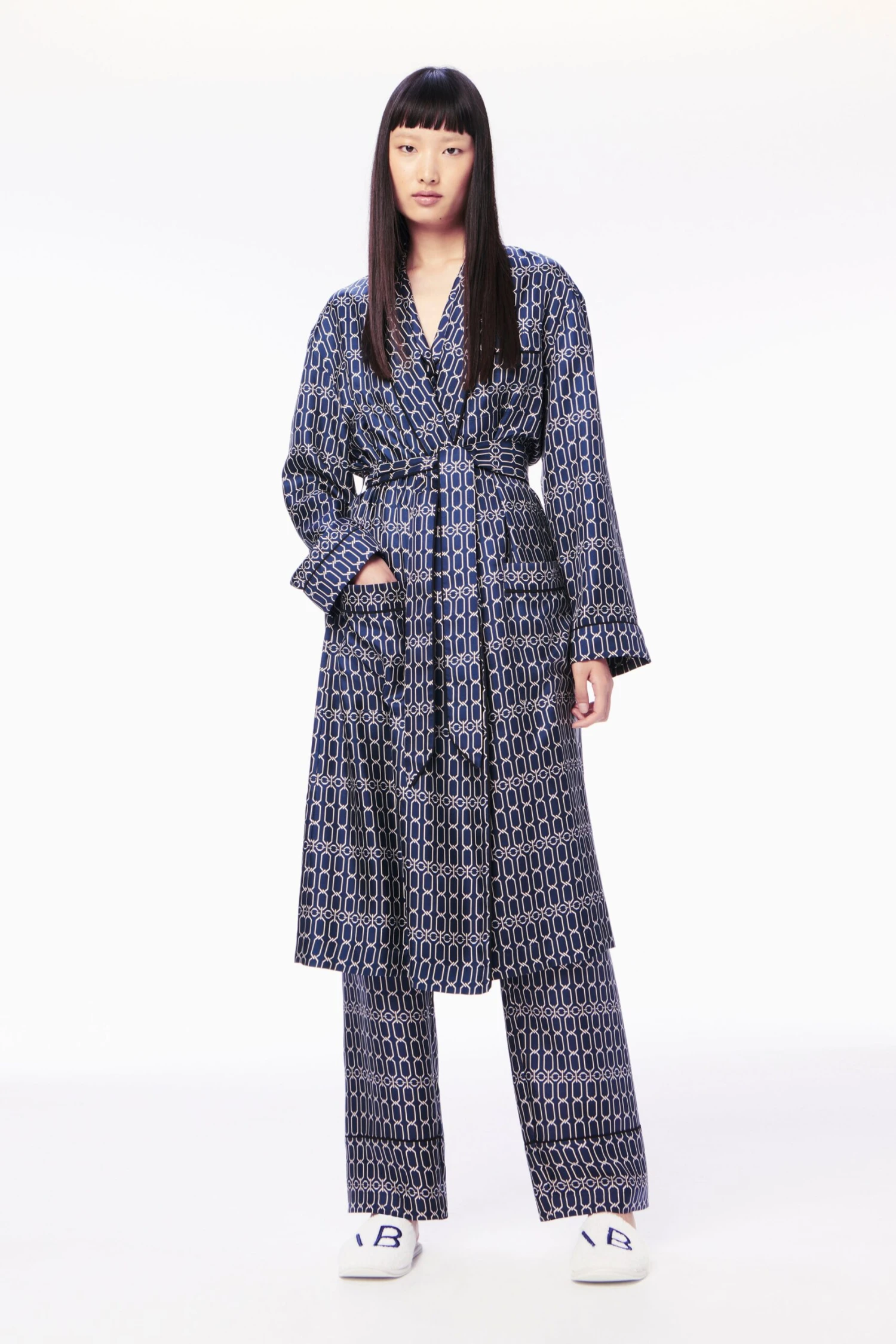 Victoria Beckham Chain Print Robe In Navy 1 Victoria Beckham Chain Print Robe In Navy