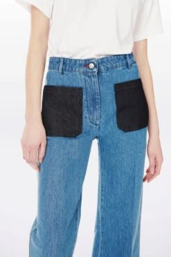 Victoria Beckham Alina High Waisted Patch Pocket Jean In 70s Wash -Victoria Beckham 131 130 1122DJE003197D 70S WASH 3671 2700 4050 LR