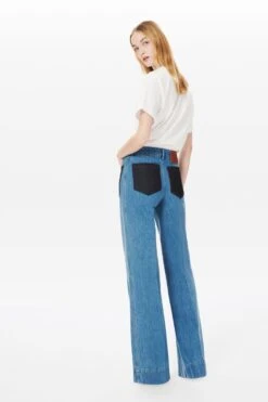 Victoria Beckham Alina High Waisted Patch Pocket Jean In 70s Wash -Victoria Beckham 131 130 1122DJE003197D 70S WASH 3715 v2 2700 4050 LR