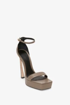 Victoria Beckham -Victoria Beckham 20230613 VB ecom 047