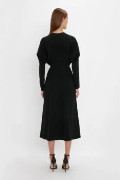 Victoria Beckham Dolman Midi Dress In Black -Victoria Beckham 20230911 VB048 8fd009af 3fea 40f3 ae89 da1094e6399d
