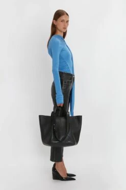 Victoria Beckham The Medium Tote In Black Leather -Victoria Beckham 20230911 VB373 b4e6e4c5 4c13 44a9 95c0 6454d8726f5d