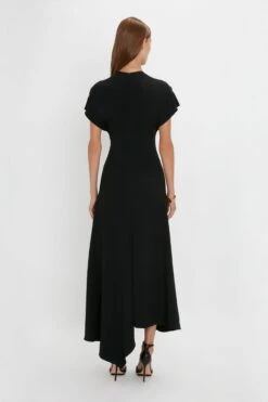 Victoria Beckham Short Sleeve Tie Detail Dress In Black 11 Victoria Beckham Short Sleeve Tie Detail Dress In Black -Victoria Beckham 20230912 VB 472