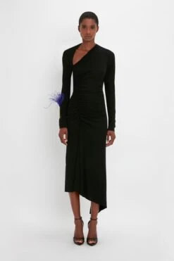 Victoria Beckham Feather Brooch In Purple 7 Victoria Beckham Feather Brooch In Purple -Victoria Beckham 20230913 VB 137