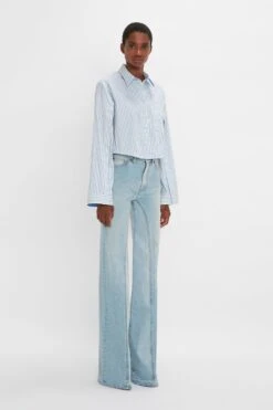 Victoria Beckham Button Detail Cropped Shirt In Chamomile Blue Stripe -Victoria Beckham 20230914 VB 076