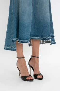 Victoria Beckham Patched Denim Skirt In Vintage Wash 11 Victoria Beckham Patched Denim Skirt In Vintage Wash -Victoria Beckham 8K1A3821