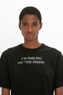 Victoria Beckham I'm Smiling On The Inside Slogan T-Shirt In Black -Victoria Beckham 8K1A4011 9e3f7fc8 cae9 479b af4a 0a0b7090c9b5