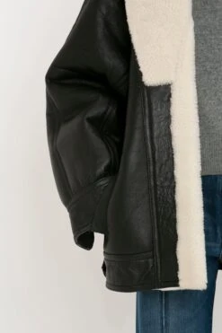Victoria Beckham Shearling Coat In Monochrome 9 Victoria Beckham Shearling Coat In Monochrome -Victoria Beckham 8K1A4050 401e6325 6d68 46b9 9687 d4d12f6bf491