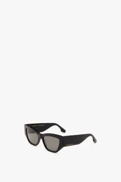 Victoria Beckham Sculptural Frame Sunglasses In Black -Victoria Beckham G VICTORIA BECKHAM SCULPTURAL VB645S 001 BLACK EYEWEAR 1 2700 4050 247 LR