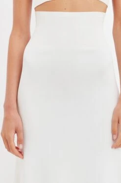 Victoria Beckham Floor-Length Knitted Skirt In White -Victoria Beckham UntitledSession18376