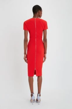 Victoria Beckham Fitted T-shirt Dress In Bright Red -Victoria Beckham UntitledSession24325 db636b83 bbdb 4f99 8b05 bce8f80ba1ee
