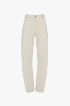 Victoria Beckham Relaxed Fit Low-Rise Jean In Ecru 13 Victoria Beckham Relaxed Fit Low-Rise Jean In Ecru -Victoria Beckham UntitledSession4249 9f9749d9 b2c1 4136 8b1d 96c32e0c7a1a