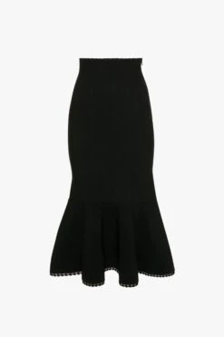 Victoria Beckham VB Body Scallop Trim Flared Skirt In Black -Victoria Beckham UntitledSession4270 ed890693 4fca 4937 a5fd 2e0892362e00