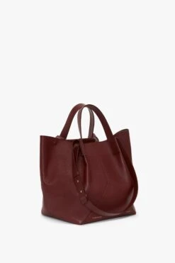 Victoria Beckham The Medium Tote In Burgundy Leather 9 Victoria Beckham The Medium Tote In Burgundy Leather -Victoria Beckham UntitledSession4817