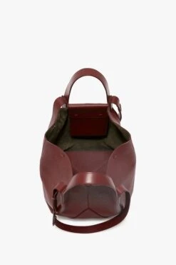 Victoria Beckham The Medium Tote In Burgundy Leather 12 Victoria Beckham The Medium Tote In Burgundy Leather -Victoria Beckham UntitledSession4824