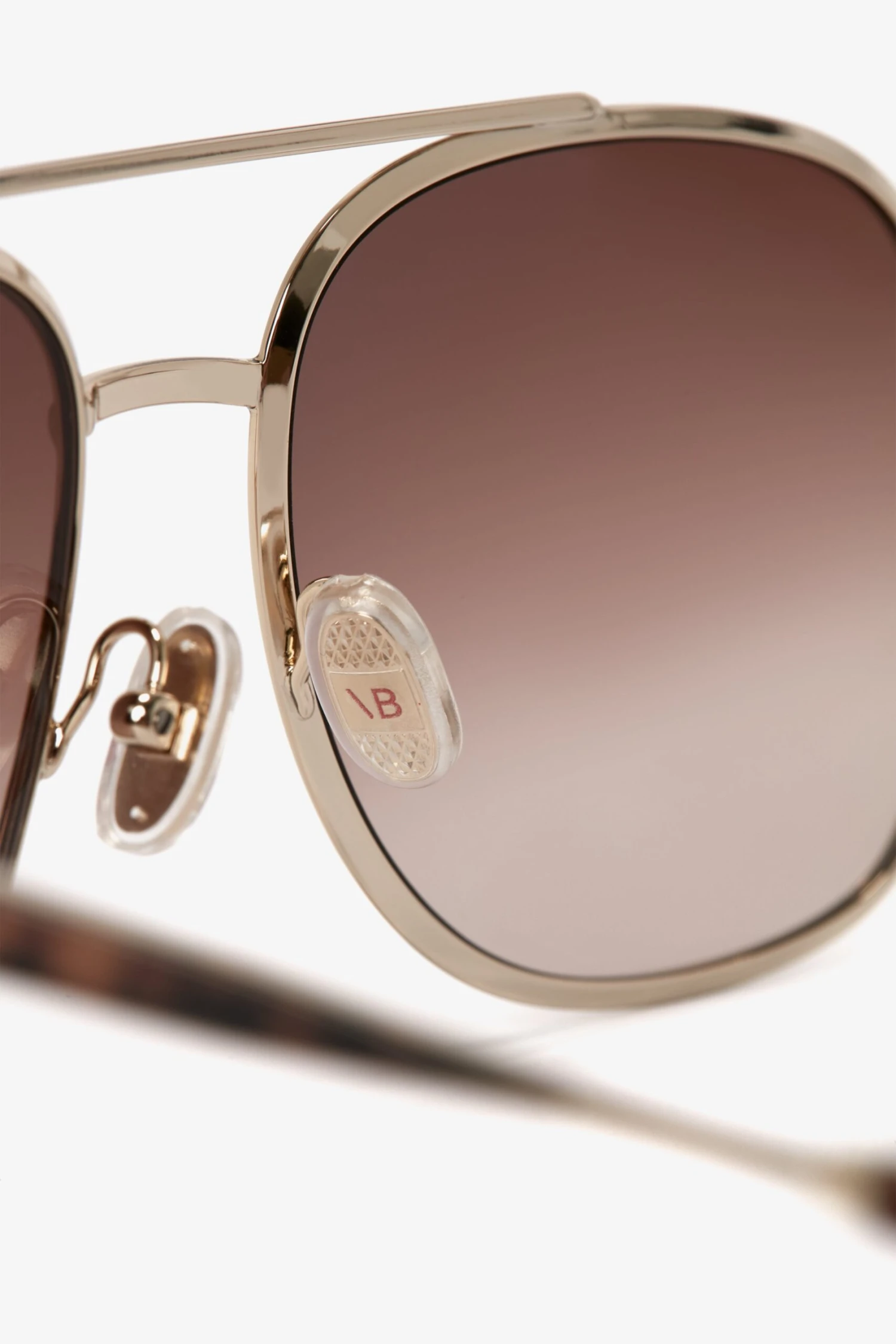 Victoria Beckham Double Bridge V Detail Sunglasses In Gold Brown 3 Victoria Beckham Double Bridge V Detail Sunglasses In Gold Brown - Image 3