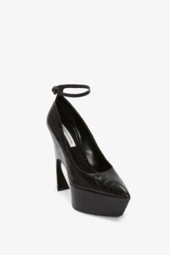 Victoria Beckham -Victoria Beckham VictoriaBeckham AnkleStrapWedgePumpInBlack BE41200A Front Model1