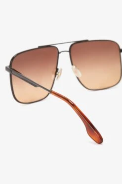 Victoria Beckham Double Bridge V-Line Navigator In Gold-Black-Brown -Victoria Beckham VictoriaBeckham DoubleBridgeV LineNavigatorInGold Tortoise VB240S Detail 1 JPG