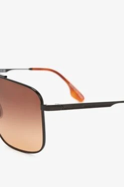 Victoria Beckham Double Bridge V-Line Navigator In Gold-Black-Brown -Victoria Beckham VictoriaBeckham DoubleBridgeV LineNavigatorInGold Tortoise VB240S Detail 3 JPG jpg