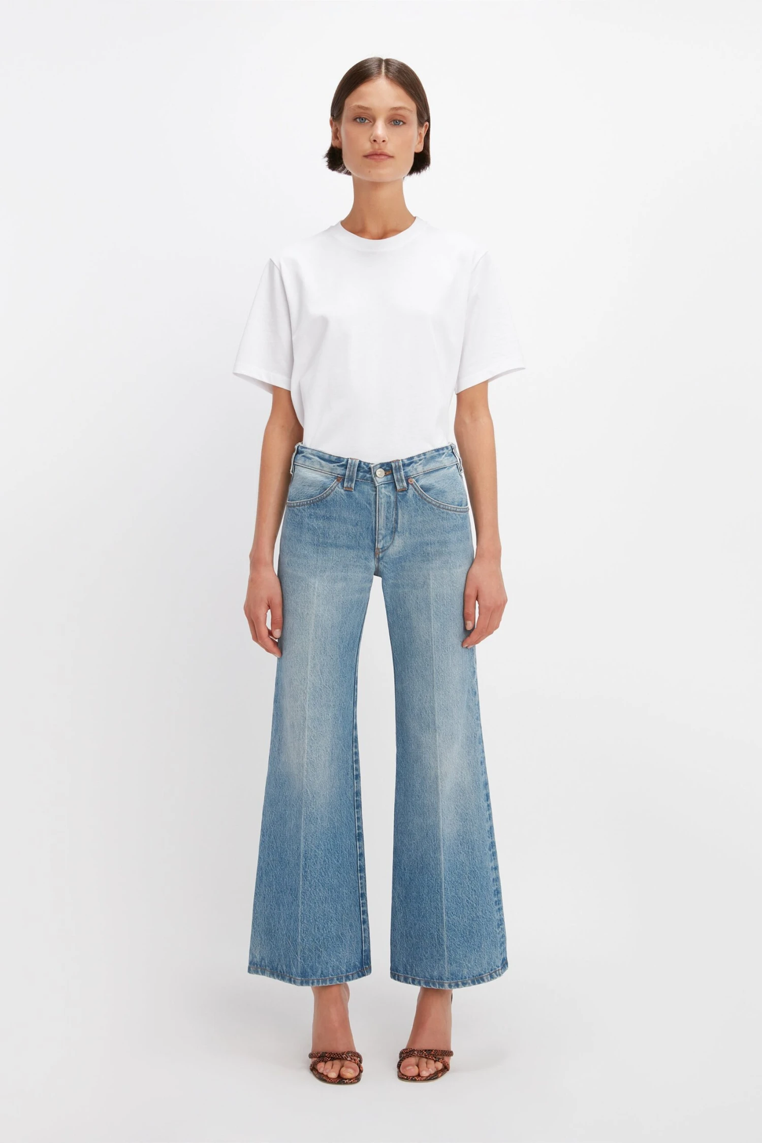 Victoria Beckham Edie Mid-Rise Kick Flare Jean In California Wash