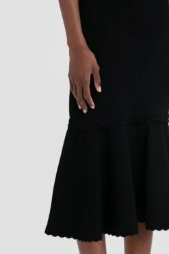 Victoria Beckham Flared Stretch Knit Skirt In Black 11 Victoria Beckham Flared Stretch Knit Skirt In Black -Victoria Beckham VictoriaBeckham FlaredSkirtInBlack BLACK 1223KSK004554A 2700 4050 247 WHITE LR HR Detail Model5 JPG