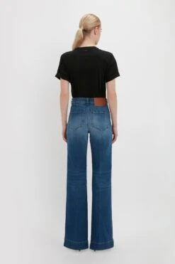 Victoria Beckham PARIS STREETS ARE MY RUNWAY T-shirt In Black 11 Victoria Beckham PARIS STREETS ARE MY RUNWAY T-shirt In Black -Victoria Beckham VictoriaBeckham PARISSTREETSAREMYRUNWAYT shirtinBlack BLACK PARISSTREETS 1423JTS005010A Back Model4 JPG