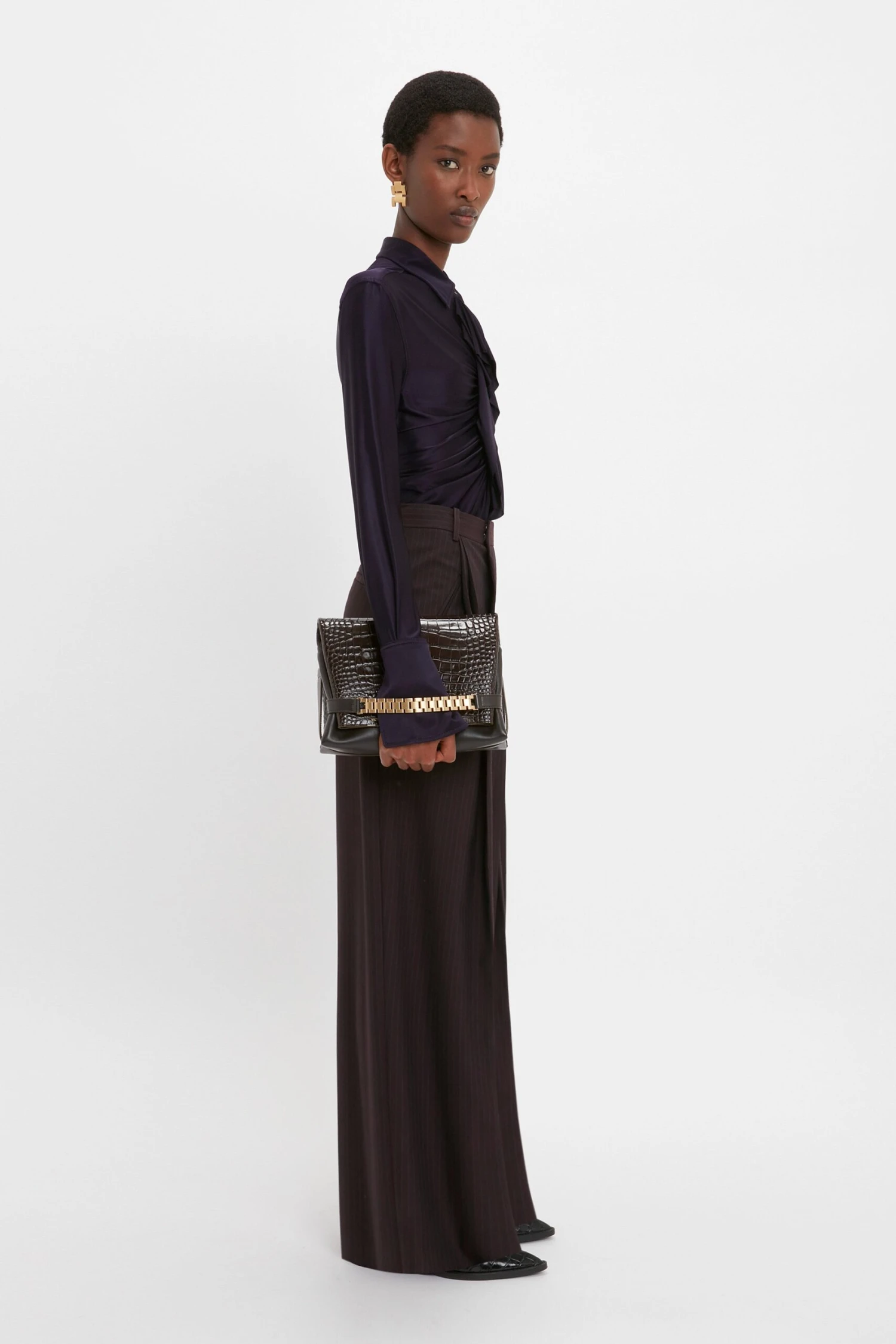 Victoria Beckham Chain Pouch With Strap In Chocolate Croc-Effect Leather 11 Victoria Beckham Chain Pouch With Strap In Chocolate Croc-Effect Leather - Image 11